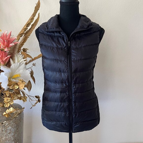 Uniqlo Lightweight Minimalist Black Puffer Vest XL - Picture 2 of 10